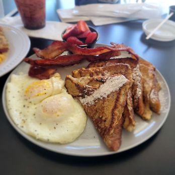 185 - 185 plate with French toast,  boozy berry syrup and the most amazing bacon! - American Near Me - Poquoson, Virginia