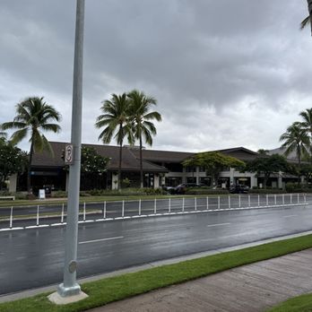 Eggs 'n Things - Walking to the restaurant. - American Near Me - Kapolei, Hawaii