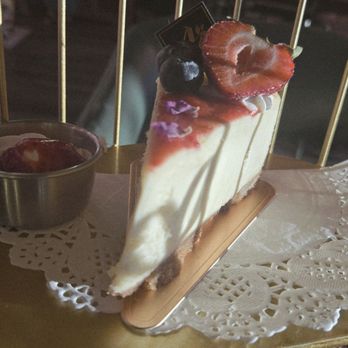 La Luna Tea and Dessert Bar - Cheesecake - Desserts Near Me - Las Vegas, Nevada