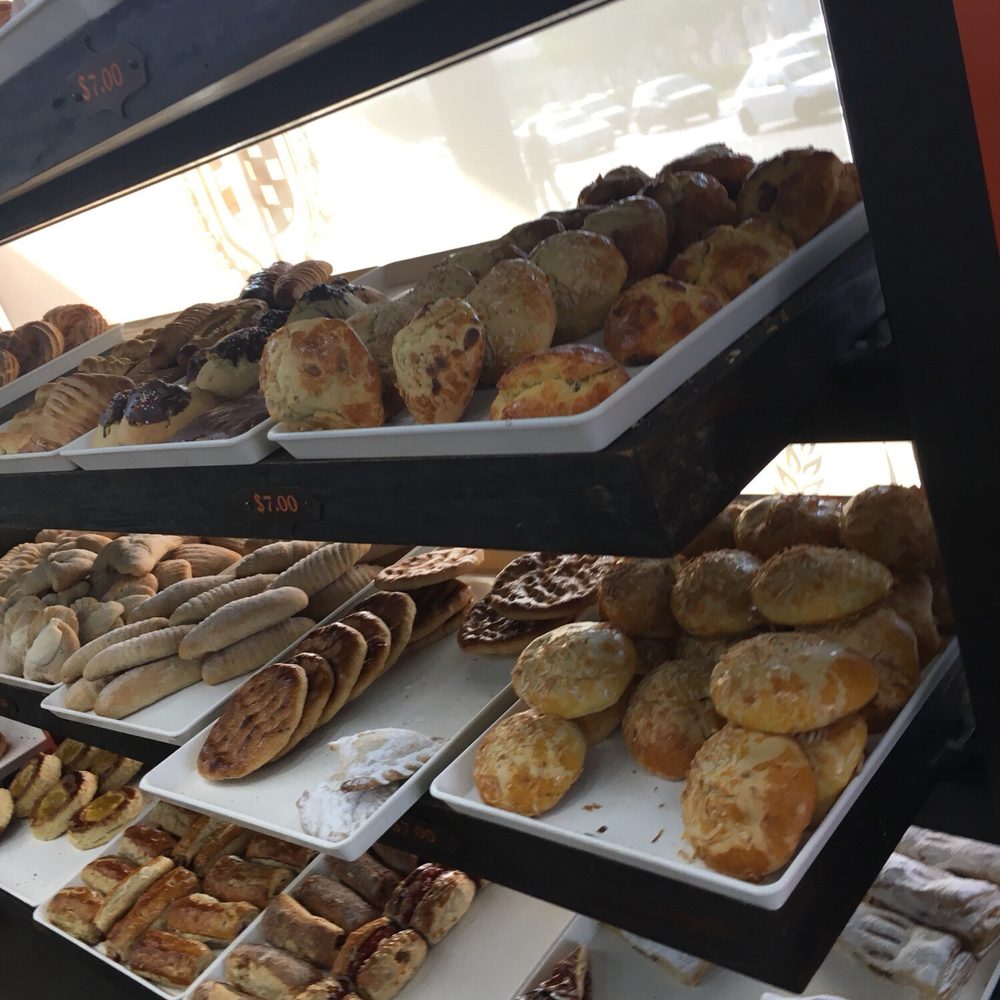Lecaroz - Patisserie/Cake Shop Near Me - Santiago de Querétaro, QUE