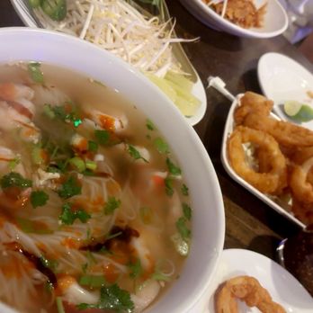 Davorn's Place Lao - Thai Restaurant - Seafood noodles and fried calamari - Laotian Near Me - Visalia, California