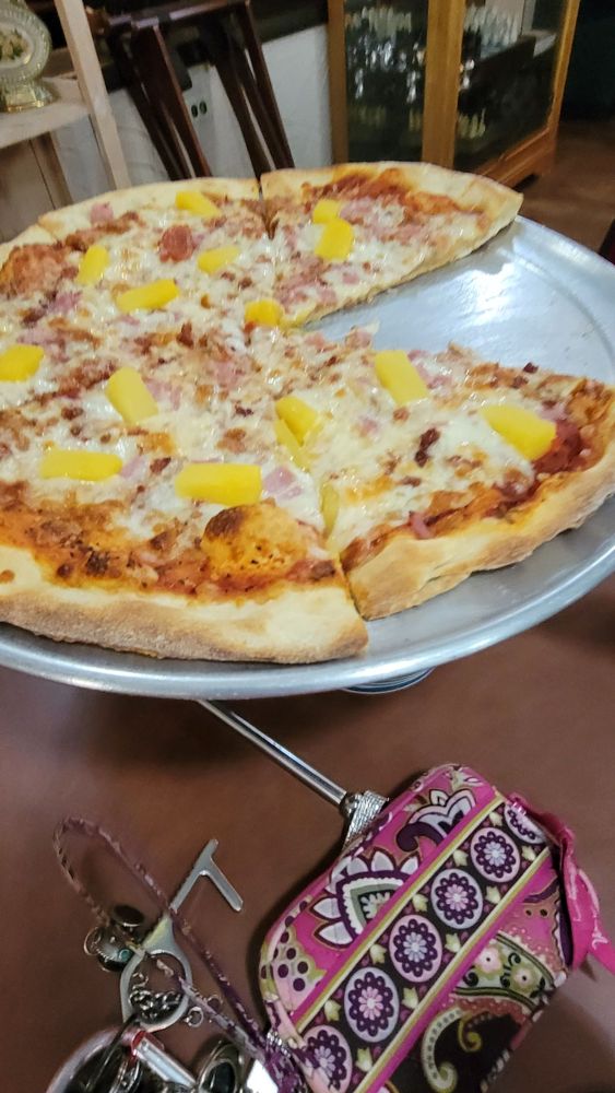 Mama Bravas Pizza Pasta & Subs