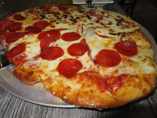 Porter Brewery Pizza by null