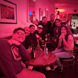 RetroRoom Lounge