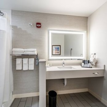 Fairfield by Marriott Inn & Suites St. Joseph Stevensville - Hotels Near Me - Stevensville, Michigan