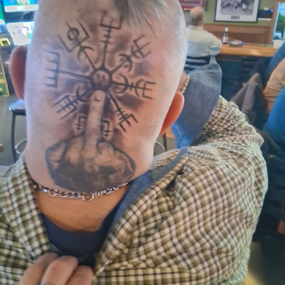 Emerson student is the world's most famous leg doodler, image size:1000x1000