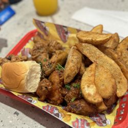 Breakfast Brothers - Party Wing Basket (10)