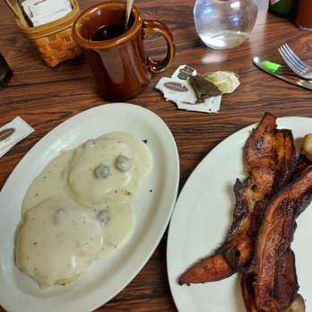 Brandin' Iron - Biscuits and gravy, side of bacon - American Near Me - Lovell, Wyoming Brandin' Iron - Biscuits and gravy, side of bacon - American Near Me - Lovell, Wyoming