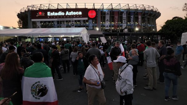 Estadio Azteca by null