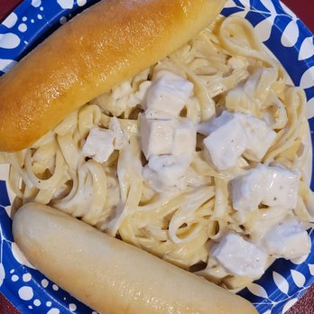 Rad Dad’s Pizza - Chicken Alfredo comes with bread sticks. - Pizza Near Me - Mossy Head, Florida