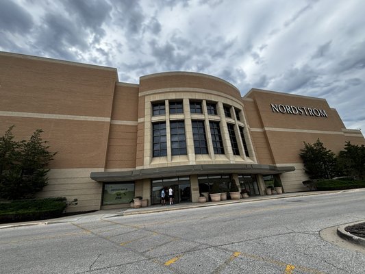 Nordstrom by null