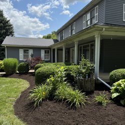 Brookdale Landscaping - Naperville Mulch Installers. Mulch installed from Naperville Mulch Sales. Our mulch installation Service was provided.
