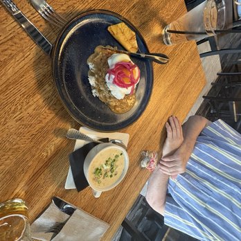 Pacific Eating House - American Near Me - Omaha, Nebraska