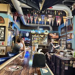 Burger Tavern 77