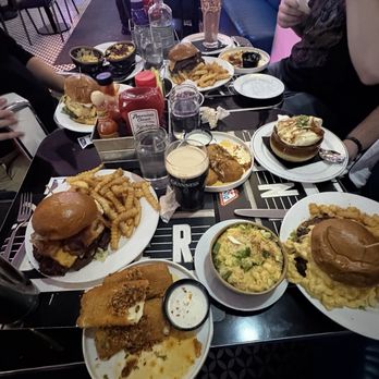 Diner 24 - Our table - Burgers Near Me - New York, New York Diner 24 - Our table - Burgers Near Me - New York, New York