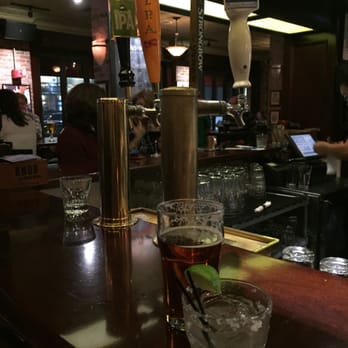 Elephant & Castle - Sat at the bar. - Pubs Near Me - Boston, Massachusetts