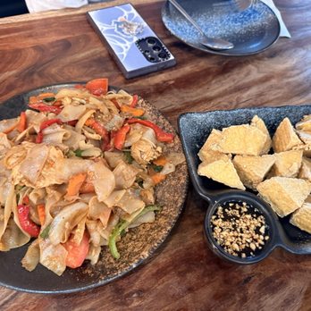 Siam Station - Pad kee mao and fried tofu - Thai Near Me - Milpitas, California Siam Station - Pad kee mao and fried tofu - Thai Near Me - Milpitas, California