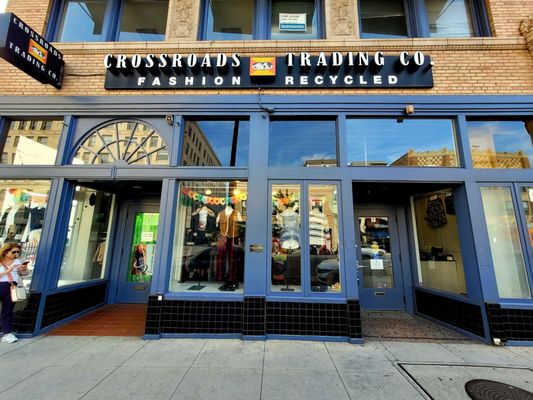 Crossroads Trading by null