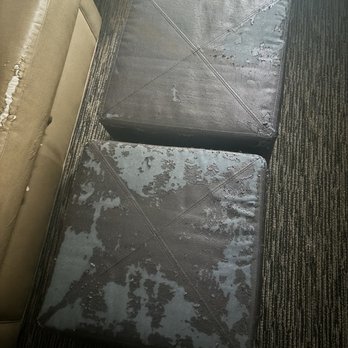 DoubleTree by Hilton Hotel Vancouver, Washington - Footrests in front of couch - Hotels Near Me - Vancouver, Washington DoubleTree by Hilton Hotel Vancouver, Washington - Footrests in front of couch - Hotels Near Me - Vancouver, Washington