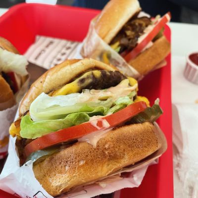 In-N-Out Burger by null