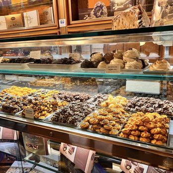 Giolitti - Lots of other treats - Ice Cream & Frozen Yogurt Near Me - Rome, RM