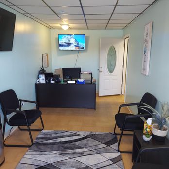 BB's AllCare - Entry and waiting room - Family Practice Near Me - Eldersburg, Maryland