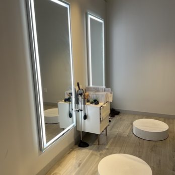 Alts - East 60th - Dressing room mirrors - Sewing & Alterations Near Me - New York, New York