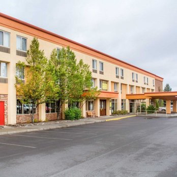 Quality Inn & Suites Riverfront - Hotels Near Me - Oswego, New York