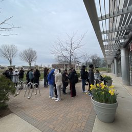 Extremely long waiting line, terrible attitude