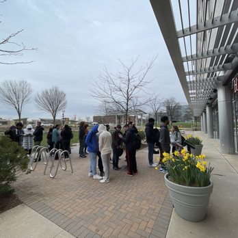 Henry's Diner - Extremely long waiting line, terrible attitude - Diners Near Me - Piscataway Township, New Jersey