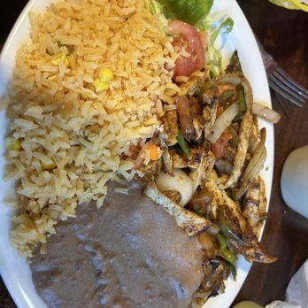 El Rancherito - Chicken fajitas--muy rico - Mexican Near Me - Houston, Texas