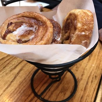 Table Mountain Inn - Cinnamon rolls - Hotels Near Me - Golden, Colorado