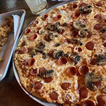 Downshift Brewing - Chicken bites and pepperoni & mushroom pizza with beer and margaritas. - Pizza Near Me - Ruidoso, New Mexico