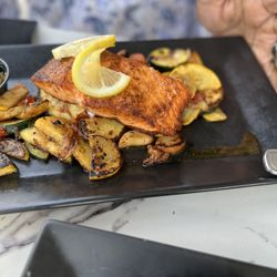 Hook - Salmon & roasted vegetables