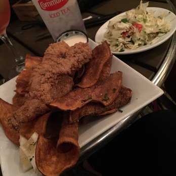 Sunset Pointe - Fried snapper with slaw and sweet potato chips - Bars Near Me - Fairhope, Alabama
