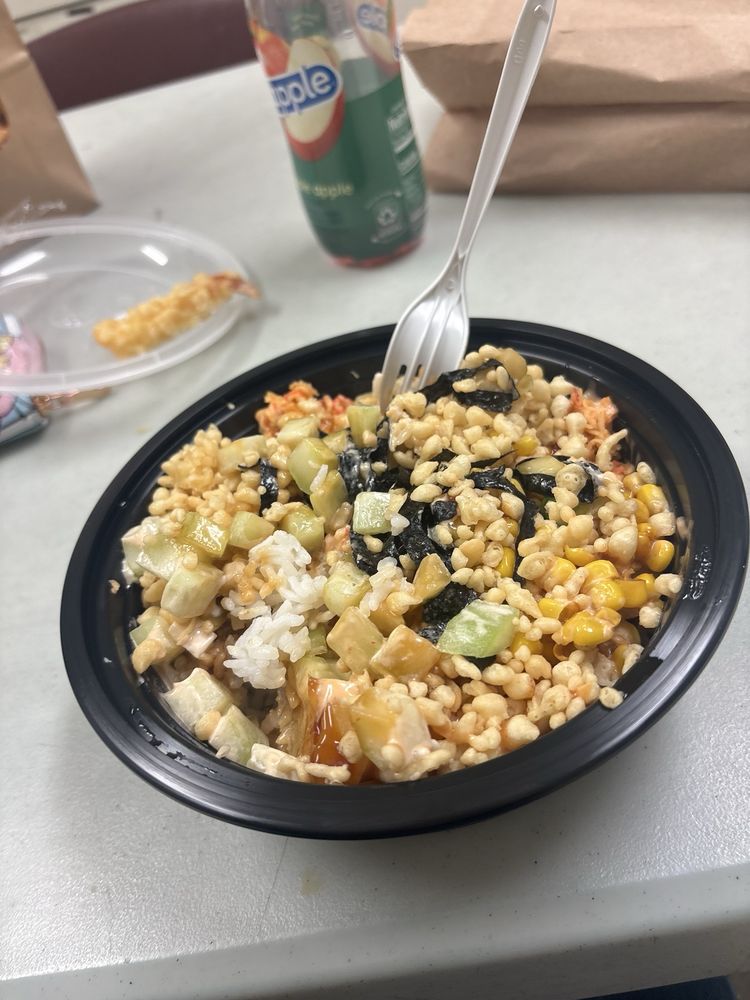 Food from Lucky Bowl