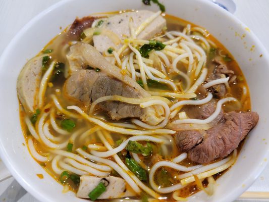 Com Tam Ninh Kieu by null
