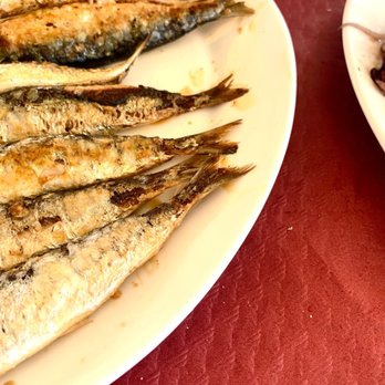 La Escollera - Tails U Win: (Delicious Sardines W/ The Right Amount aid Garlic & Crust) - Mediterranean Near Me - Estepona, Massachusetts