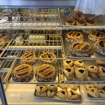 Bea's Bakery - Pastry - Bakeries Near Me - Tarzana, California Bea's Bakery - Pastry - Bakeries Near Me - Tarzana, California
