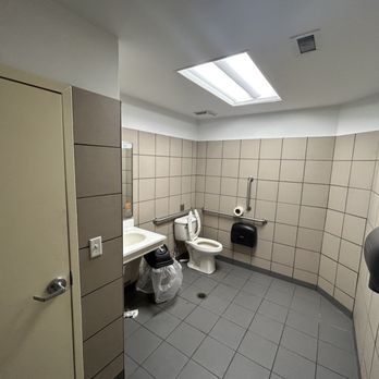 United Dairy Farmers - Men's bathroom - Gas Stations Near Me - Franklin, Ohio United Dairy Farmers - Men's bathroom - Gas Stations Near Me - Franklin, Ohio