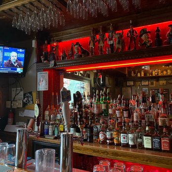 May Kelly's - Pubs Near Me - North Conway, New Hampshire