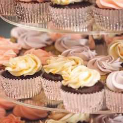 Cakes by Laura