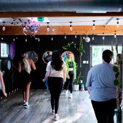 Energetic Motion Studio - Burlesque Night dancing