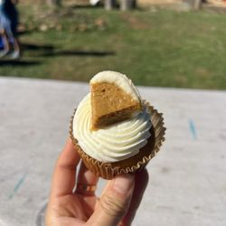 Harris Family Farm - Pumpkin Pie Cupcake