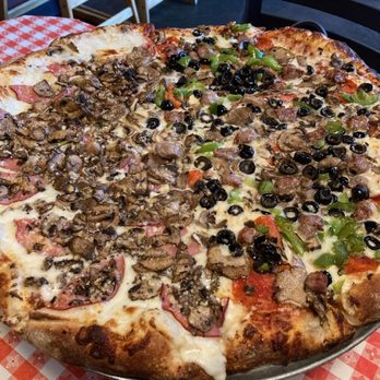 Gianni's Pizza - Pizza Alfredo Di Ronaldo / Gianni's Special Pizza (no onions) - Italian Near Me - Monterey, California Gianni's Pizza - Pizza Alfredo Di Ronaldo / Gianni's Special Pizza (no onions) - Italian Near Me - Monterey, California