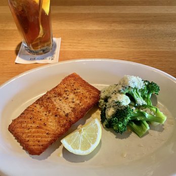 R+D Kitchen - Pan Seared Salmon and broccoli - New American Near Me - Yountville, California