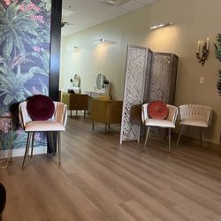 Lulu Head Spa - Waiting area