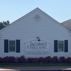 Jacobsen A L Funeral Home - Our newly renovated building and grounds