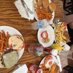 Derby City Burgers - House burger, sliders, buffalo chicken Mac sandwich