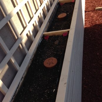 Smart Sustainable Solutions - backyard with custom planters with ollas for water - Landscape Architects or Designers Near Me - Los Angeles, California Smart Sustainable Solutions - backyard with custom planters with ollas for water - Landscape Architects or Designers Near Me - Los Angeles, California